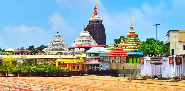 Visit the beautiful city of Puri and explore its ancient temples